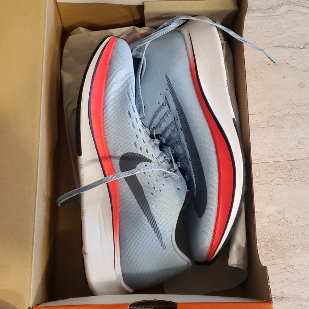 NIKE Zoom Fly